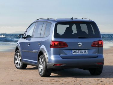 Volkswagen Touran I Facelift 2, Compact Van Cross — rear-left view