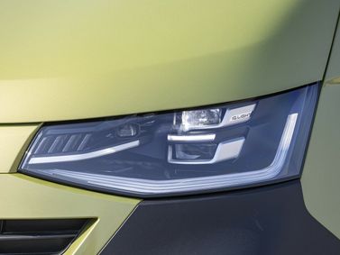 Volkswagen Transporter T7، فان Long — المصباح الأمامي