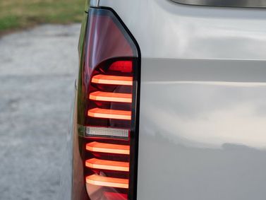 Volkswagen Transporter T7، ميني فان — المصباح الخلفي
