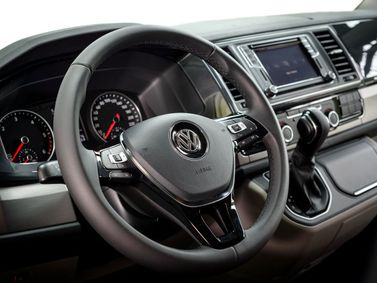 Volkswagen Transporter T6، فان Long — منطقة السائق