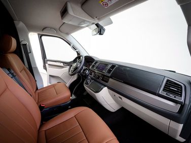 Volkswagen Transporter T6، فان Long — منطقة السائق
