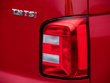 Volkswagen Transporter T6، فان — المصباح الخلفي