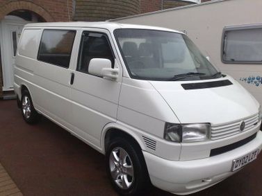 Volkswagen Transporter T4، ميني فان Long — منظر أمامي أيمن