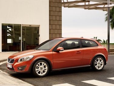 Volvo C30 أنا فيس ليفت، هاتشباك 3 أبواب — منظر أمامي أيسر