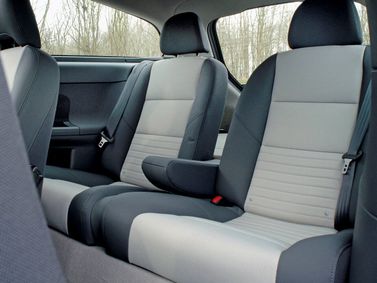 Volvo C30 I، هاتشباك 3 أبواب — المقاعد الخلفية