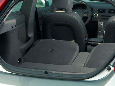 Volvo C30 I، هاتشباك 3 أبواب — حجرة الأمتعة