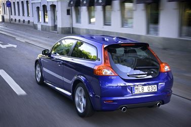 Volvo C30 I، هاتشباك 3 أبواب — منظر خلفي أيسر