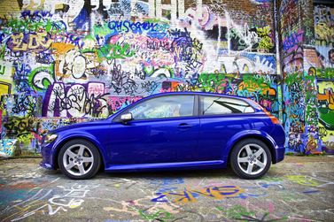 Volvo C30 I، هاتشباك 3 أبواب — منظر من الجانب الأيسر