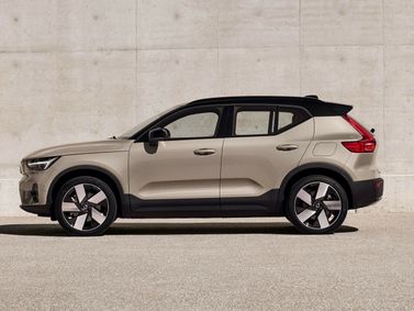 Volvo EX40, Внедорожник 5 дв. — вид слева