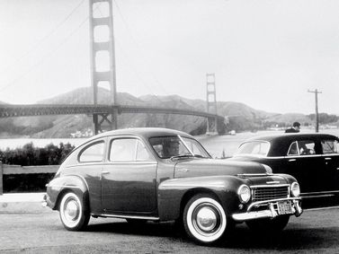 Volvo PV444، هاتشباك 3 أبواب — منظر أمامي أيمن