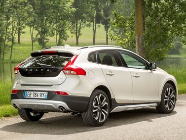Volvo V40 Cross Country أنا فيس ليفت، هاتشباك 5 أبواب — منظر خلفي أيمن