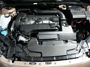 Volvo V40 Cross Country أنا فيس ليفت، هاتشباك 5 أبواب — حجرة المحرك