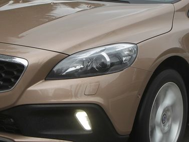 Volvo V40 Cross Country أنا فيس ليفت، هاتشباك 5 أبواب — المصباح الأمامي