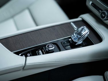 Volvo V90 II Рестайлинг, Универсал 5 дв. — селектор коробки передач