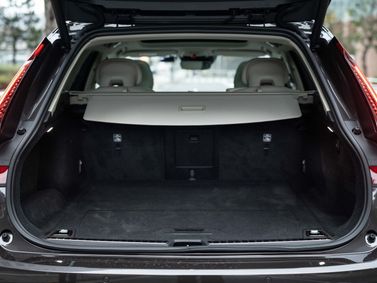 Volvo V90 II Рестайлинг, Универсал 5 дв. — багажное отделение
