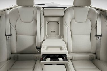 Volvo V90 II, Универсал 5 дв. — задние сиденья