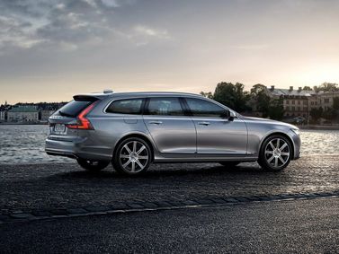 Volvo V90 II, Универсал 5 дв. — вид сзади справа