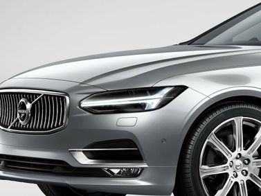 Volvo V90 II, Универсал 5 дв. — передняя часть автомобиля крупным планом