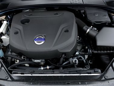 Volvo XC70 فيس ليفت الثاني، واجون 5 أبواب — حجرة المحرك
