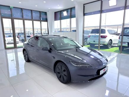 ⁦Tesla Model 3 أنا فيس ليفت⁩