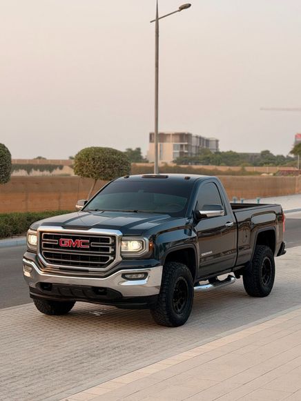 ⁦GMC Sierra عملية فيس ليفت III (K2XX)⁩