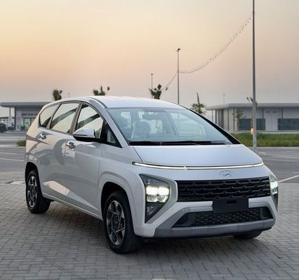 ⁦Hyundai Stargazer⁩