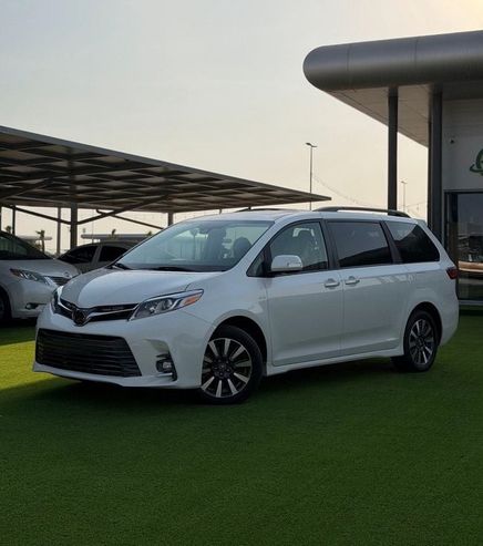 ⁦Toyota Sienna III Facelift 2⁩