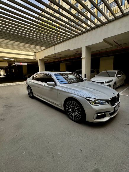 BMW 7 Series السادس (G11/G12)