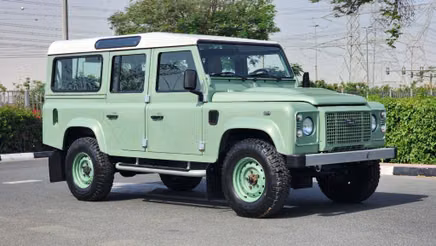 Land Rover Defender أنا فيس ليفت