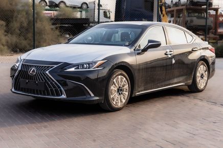 Lexus ES عملية فيس ليفت السابع 2