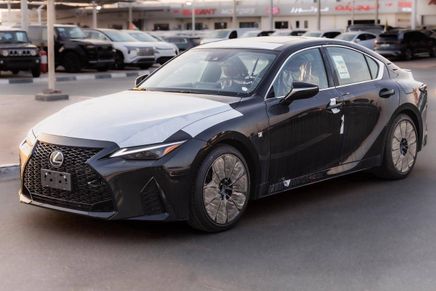 Lexus IS ثالثاً فيس ليفت 3