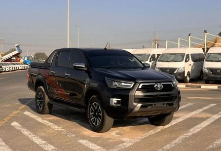 Toyota Hilux VIII: عملية تجميل الوجه