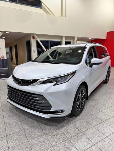 ⁦Toyota Sienna IV⁩