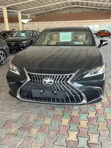 Lexus ES فيس ليفت السابع