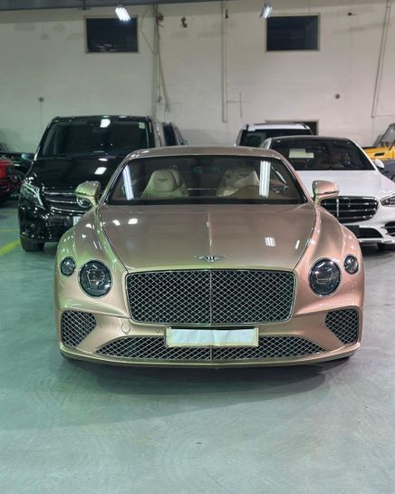 Bentley Continental GT ثالثاً