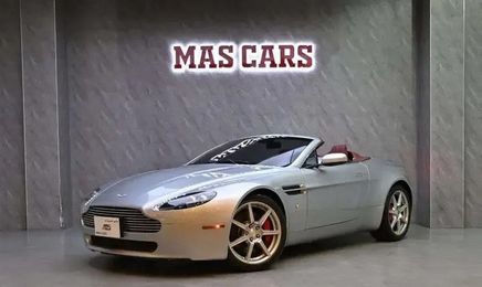 Aston Martin V8 Vantage ثالثاً فيس ليفت