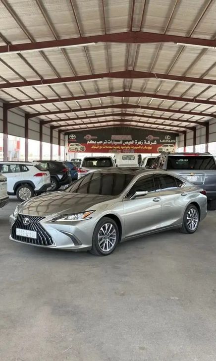 Lexus ES فيس ليفت السابع