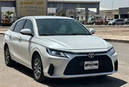 Toyota Yaris IV (AC100)
