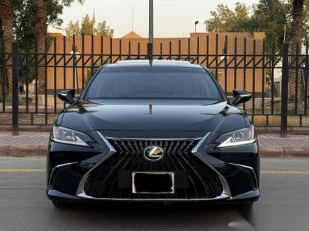 Lexus ES عملية فيس ليفت السابع 2
