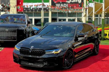BMW M5 السادس (F90)