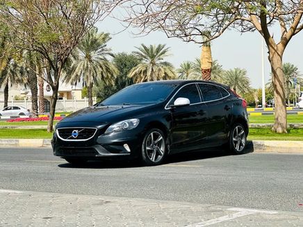 ⁦Volvo V40 II⁩