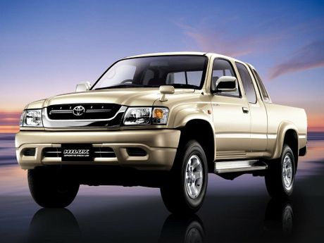 بيك أب بكابينة ونصف Xtra Cab