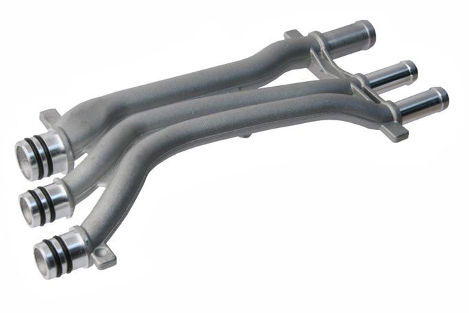 URO-010077, URO Parts Coolant Bypass Hoses for 2003-2006 CAYENNE - 94810605906 في الإمارات العربية المتحدة, دبي. Condition - new. Price 790 AED. Photo, seller contacts | AUTO.AE