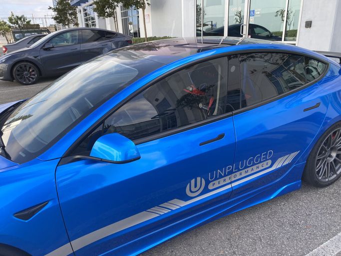 UP-M3-347-1.1, UNPLUGGED PERFORMANCE UP-M3-347-1.1 Front Windshield, Lexan (18.5lbs, 20lbs savings) for TESLA Model 3 in UAE, Dubai. Condition - new. Price 8,480 AED. Photo, seller contacts | AUTO.AE