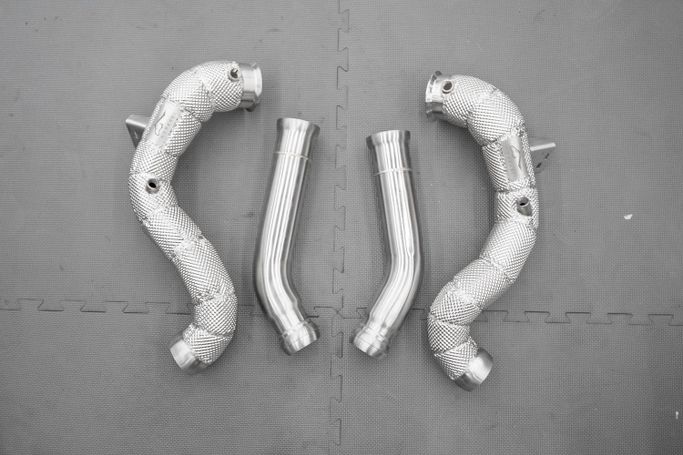 DZMR-W205C63-HS heatshield downpipe for Mercedes-AMG C63 (W205) в ОАЭ, Дубай. Состояние - новое. Цена ⁦6 600 AED⁩. Фото, контакты продавца | AUTO.AE