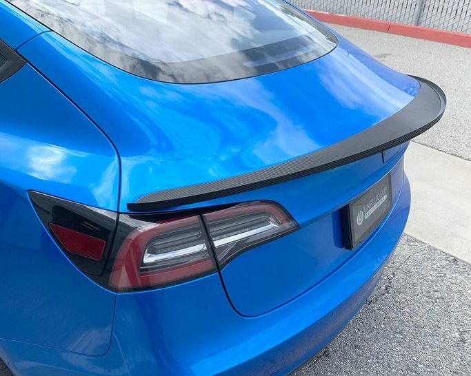 UP-M3-305-10.1, UNPLUGGED PERFORMANCE UP-M3-305-10.1 High Downforce Trunk Spoiler, Autoclaved Dry Carbon, Satin XPEL Stealth (Includes Trunk Spoiler & Gurney Flap) for TESLA Model 3 в ОАЭ, Дубай. Состояние - новое. Цена 7 240 AED. Фото, контакты продавца | AUTO.AE