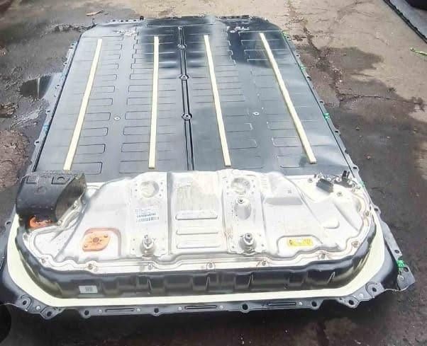 Tesla Model 3 / Model Y High-Voltage Battery  in UAE, Dubai. Condition - used. Price 25,000 AED. Photo, seller contacts | AUTO.AE