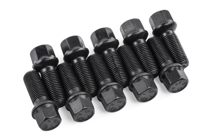 AXR-MS100186, APR Lug Bolts MS100186 في الإمارات العربية المتحدة, دبي. Condition - new. Price ⁦290 AED⁩. Photo, seller contacts | AUTO.AE