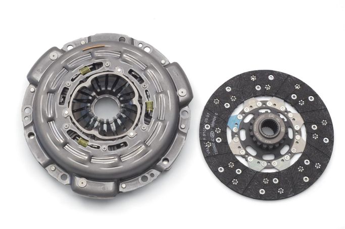 NAL-24255748, Chevrolet Performance Direct Replacement Clutch Kits for 2010-2015 CAMARO, 2005-2013 CORVETTE - 24255748 in UAE, Dubai. Condition - new. Price 2,670 AED. Photo, seller contacts | AUTO.AE