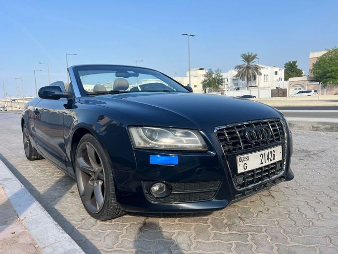 Подержанный Audi A5 I (8T), 2.0 л, 2011 в Абу-Даби Синий цвет.  | AUTO.AE